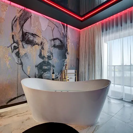 Glamorous Jacuzzi By Downtown Διαμέρισμα Γκντανσκ