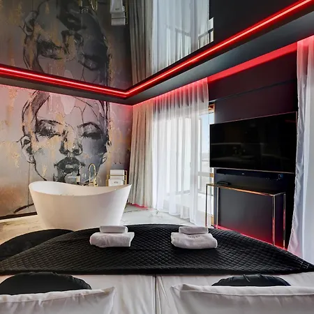 Glamorous Jacuzzi By Downtown * Gdańsk